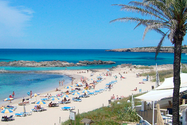 Playa en Formentera Es Pujols